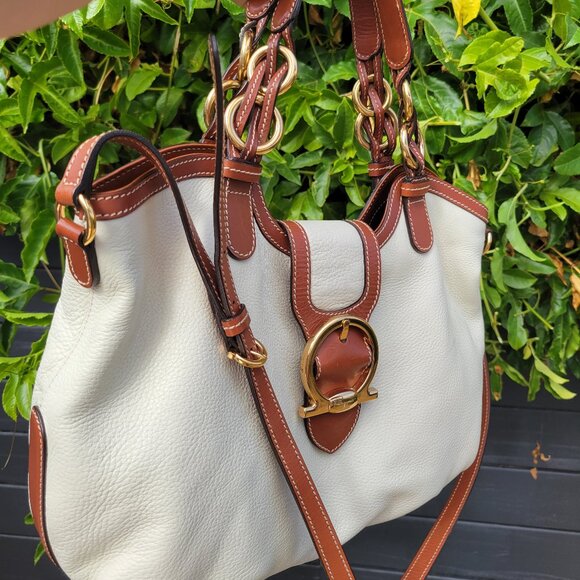 Salvatore Ferragamo Gancini Shoulder Bag Ivory and Brown Leather Gold Hardware - Picture 8 of 15